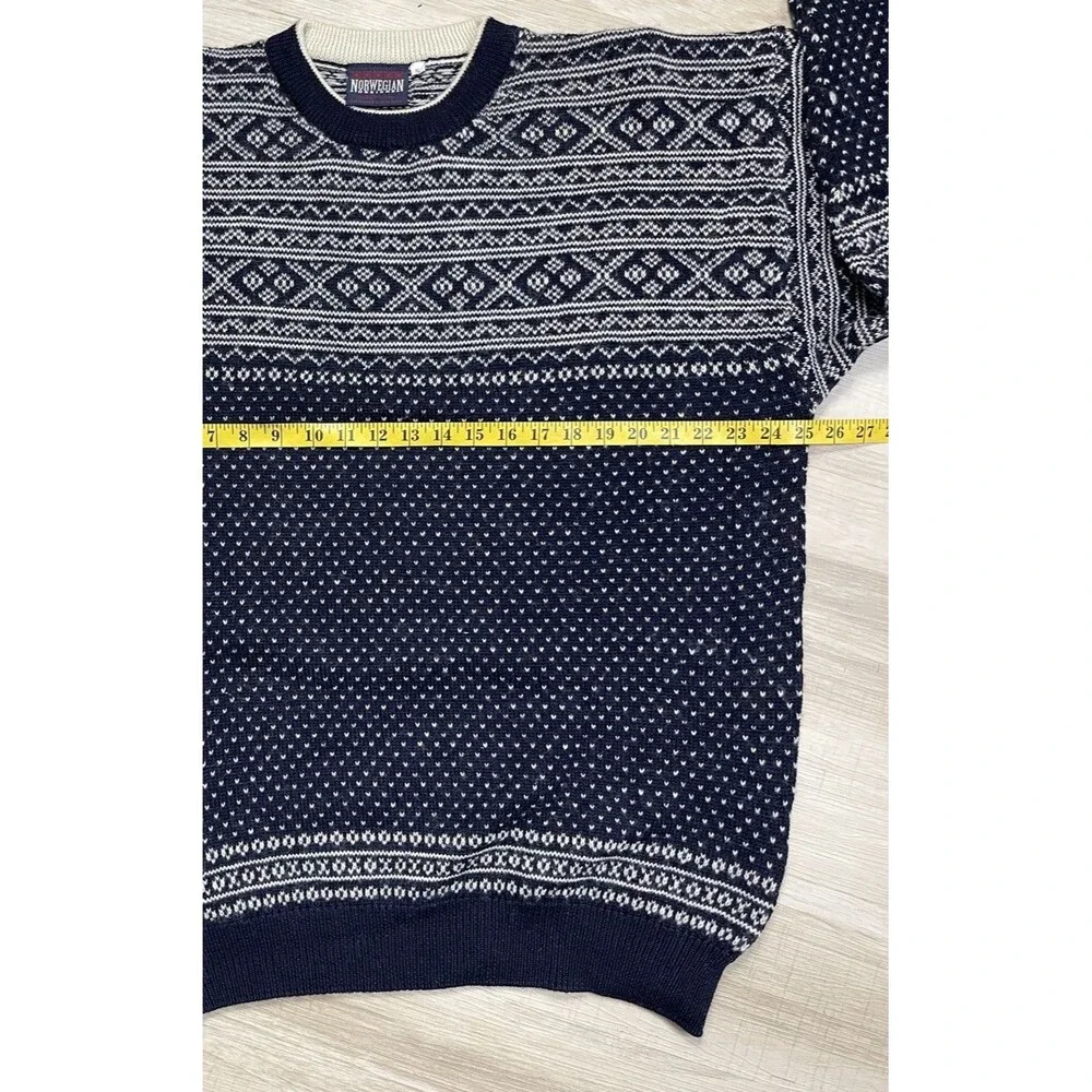 NORWEGIAN DESIGNS XL Pure New Wool Men’s Sweater.